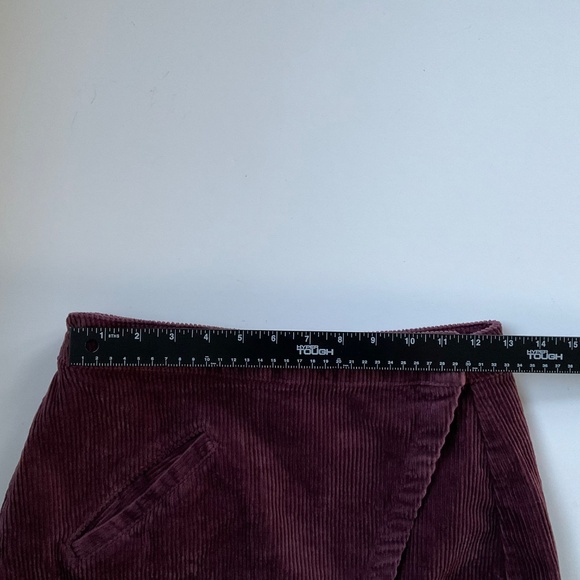 Forever 21 Corduroy Mini Skirt Sz L Burgundy Pocket Retro Boho Indie Y2K 90s - Picture 5 of 10